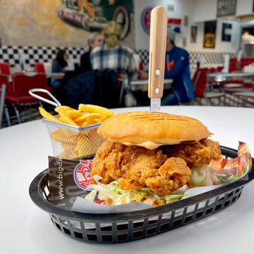 Crispy chicken burger